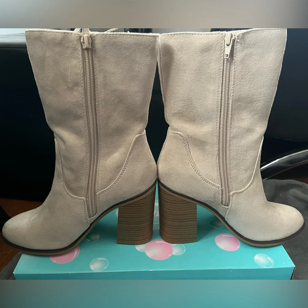 Women’s Soda Faux Suede Fringe Boots New with Tags & Box - Picture 4 of 16